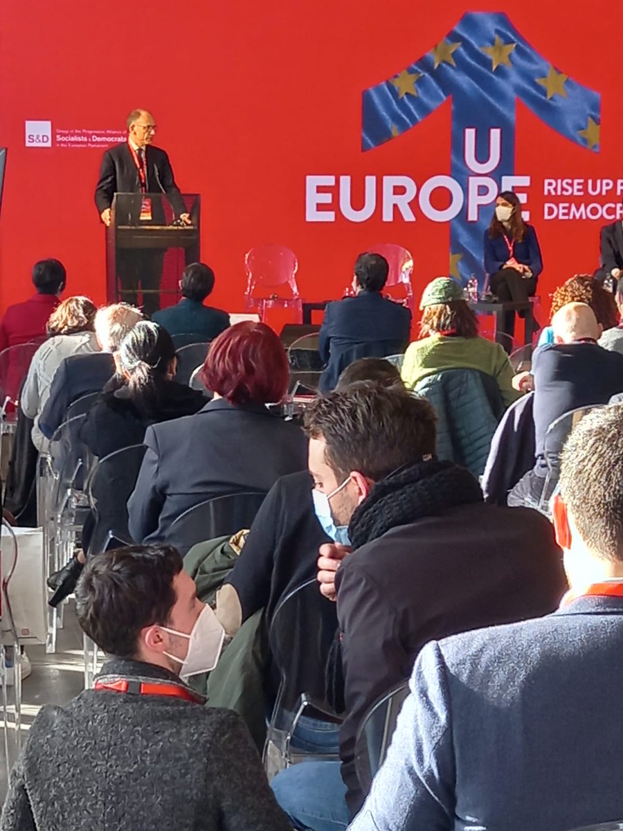 interpreticonf's tweet photo. Ci sono tutti....da #Letta a #Orlando e #Gentiloni e molti altri oratori interessanti al convegno #Socialists&amp;Democrats #TeatrodelMaggio #Firenze.
Simultaneous Translation #InterpretidiConferenza Florence https://t.co/JrxigGsFuR