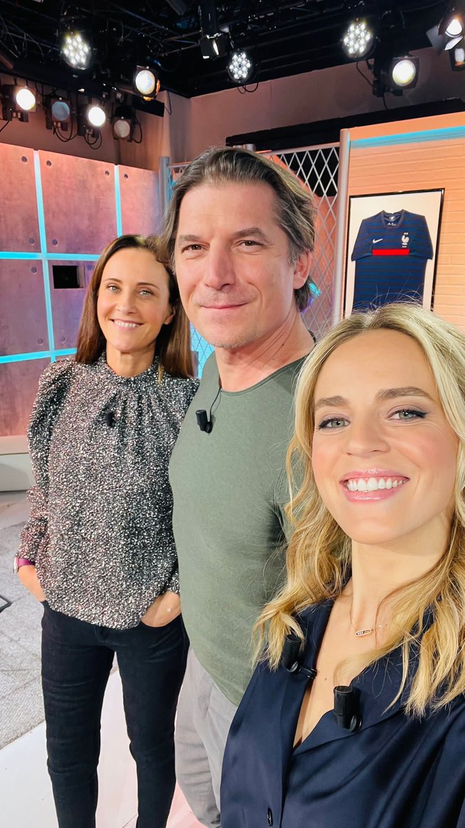 Claire_Arnoux's tweet photo. À ce soir avec @LukaPeros #marseille de #casadepapel 19h sur @beinsports_FR dans #salonvip 🔥🔥
#om @NetflixFR @OM_Officiel https://t.co/Th7Y8vteZF