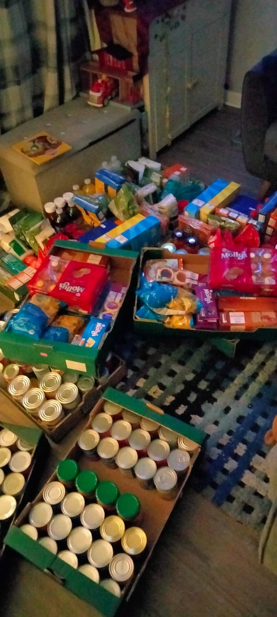 Our lovely Deputy Sister Anna Betts has been selling raffle tickets for Endo staff to win a Christmas cake. We raised £115 and the proceeds bought food for the food banks in Truro and Camborne @MatronMitchell