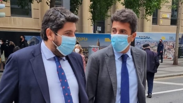 ppcv's tweet photo. .@CarlosMazon40 y @LopezMirasF se reúnen hoy en Murcia para establecer estrategias conjuntas en materia hídrica del Tajo-Segura, medidas para favorecer la política fiscal, financiaciación autonómica e infraestructuras básicas para ambas comunidades como el corredor mediterráneo https://t.co/10I341HOir