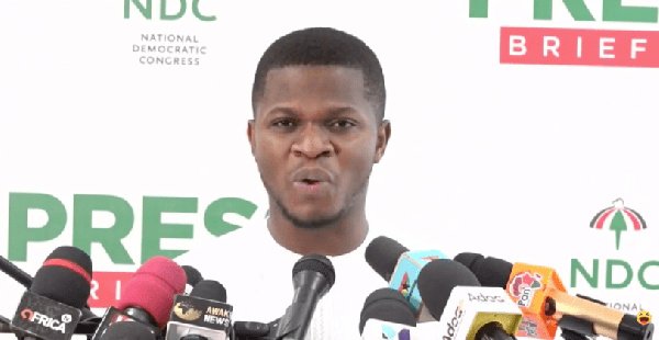 CitizenTechiman's tweet photo. Ghana Agyenkwa Sammy Gyamfi https://t.co/tpXJfr9XJy