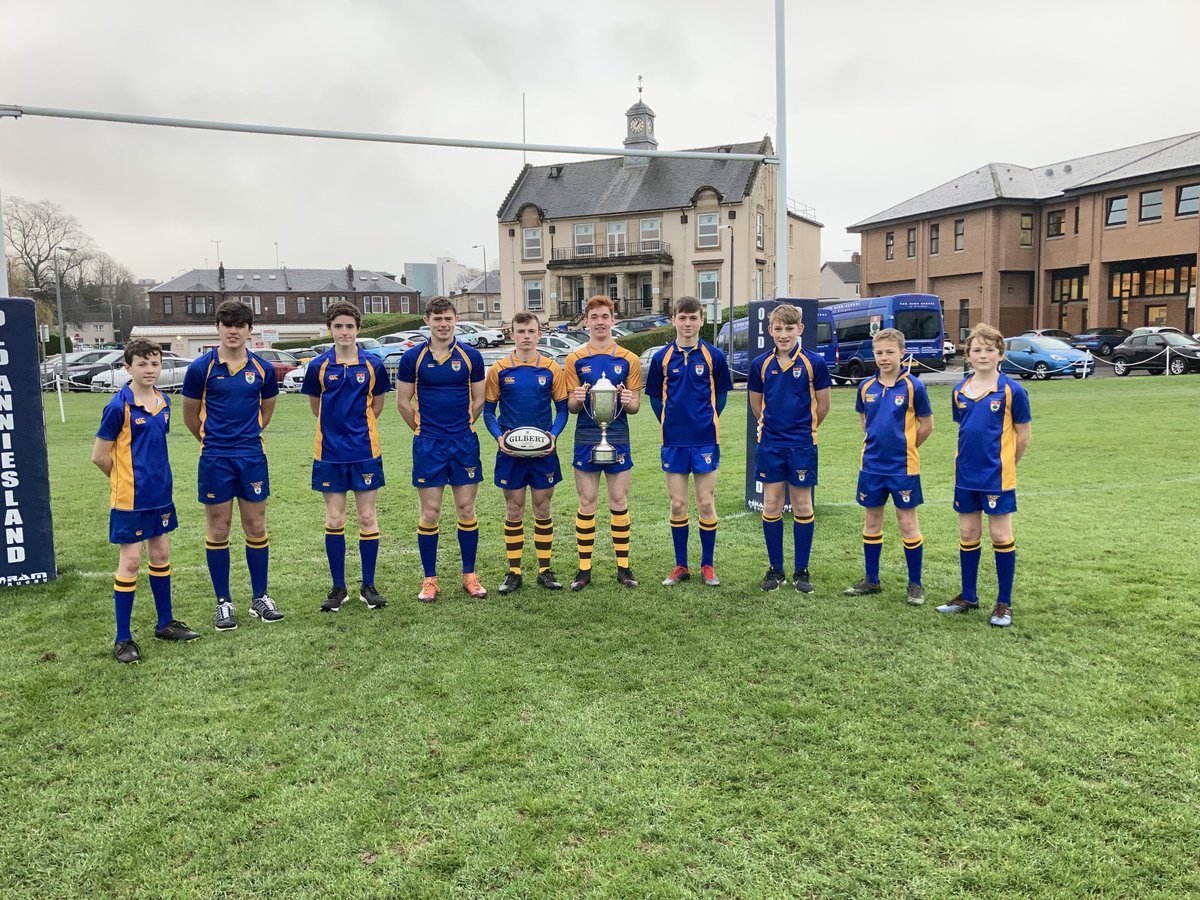 🏆 A big well done 👏 to our HSOG rugby teams for winning the whole school Conference! 🏆

Pictured here are the Senior 1 to Senior 6 Rugby Captains 🤩 #hsogrugby #sursumsemper