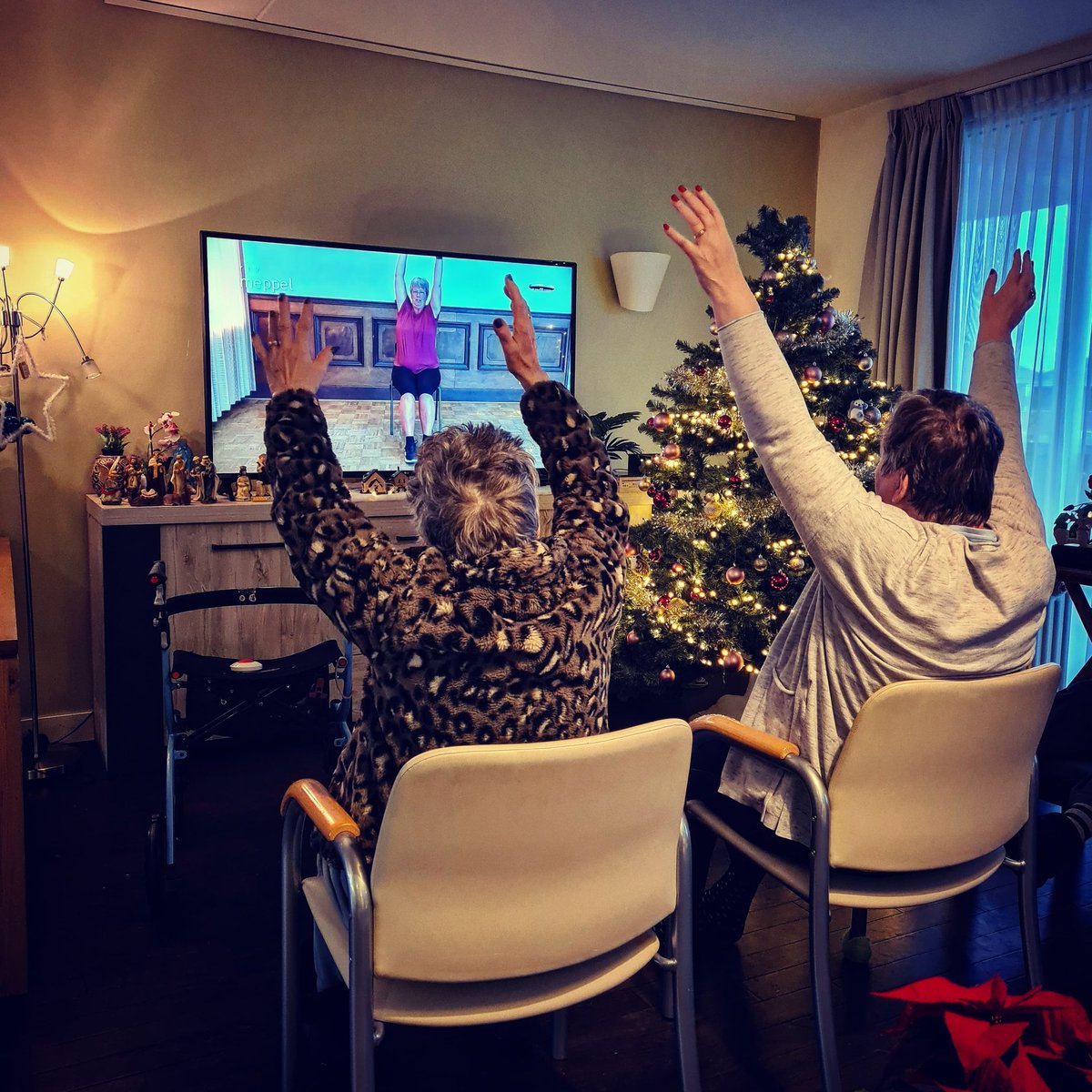 Even wat beweging.. <a href="/Amerpoort/">Amerpoort-Sherpa</a> <a href="/Kerkelanden/">Lokatie Kerkelanden 89 91</a> #bewegingvoorouderen