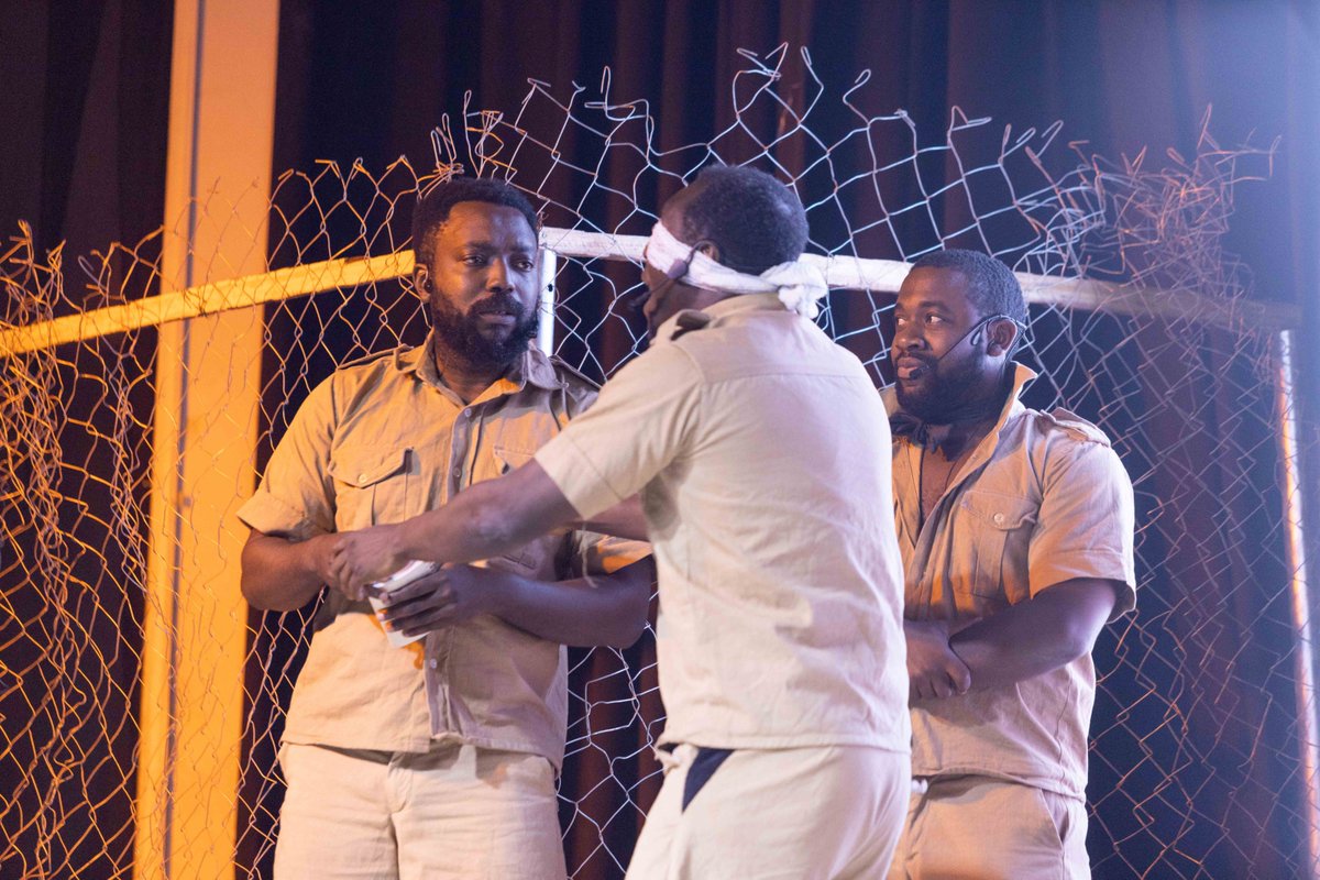 Raconteurprod's tweet photo. @bosxyd played Baba Furo, one of four suspects fingered to the death of Duniya Ali (played by Sinmileoluwa Hassan). These four inmates were close to Duniya Ali. Four of them last saw him before his death.
One of them has a motive strong enough to lead to murder? https://t.co/wtp3W35SNC