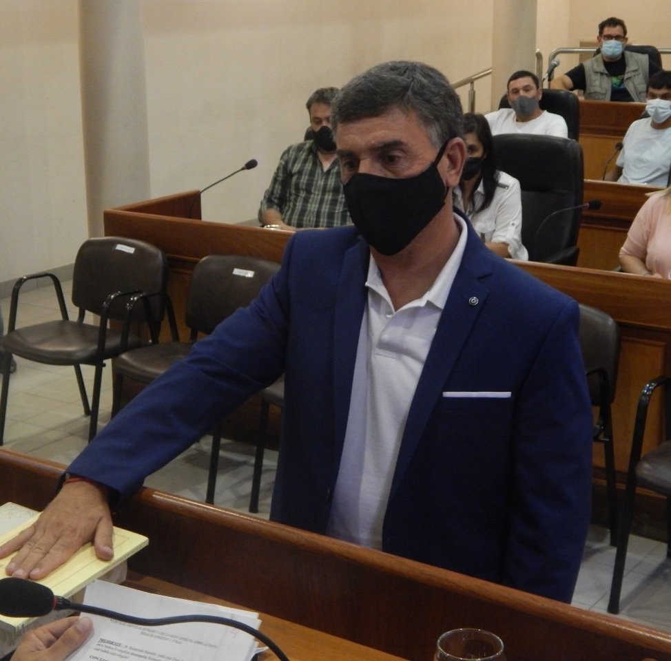 MarceRaimondoOK's tweet photo. Juré como Concejal del Honorable Concejo Deliberante de San Vicente con el único objetivo de ser la voz de los Sanvicentinos. https://t.co/xCYKRNcsLM