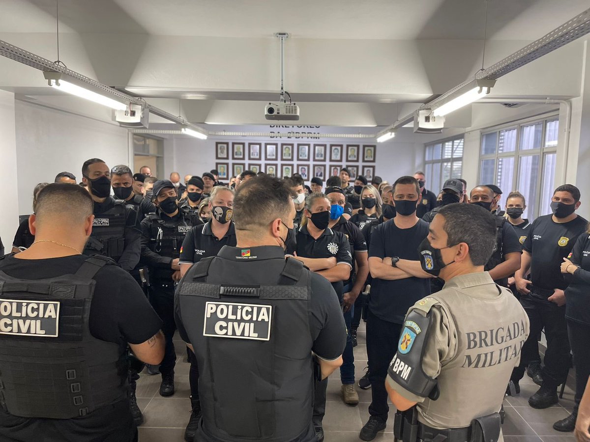 delmariosouza's tweet photo. PC/DPM - 2ª DPRM 
DP/NOVA SANTA RITA
Em conjunto 15º BPM e SUSEPE

OPERAÇÃO HORA MARCADA

4 presos até o momento

Contra o narcotráfico https://t.co/De1mJAOogE