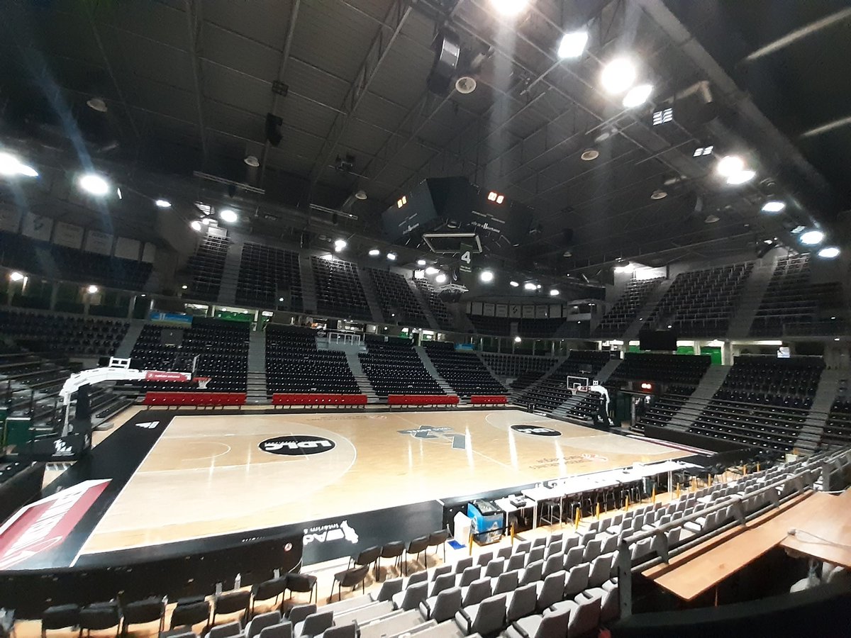 Mentalattitude7's tweet photo. Belle soirée à l'astroball pour le match d'Euroligue avec une belle rencontre après le match....
#astroball @LDLCASVEL @tonyparker @EuroligueDirect #basketball #sport https://t.co/jNTO2T6Upf
