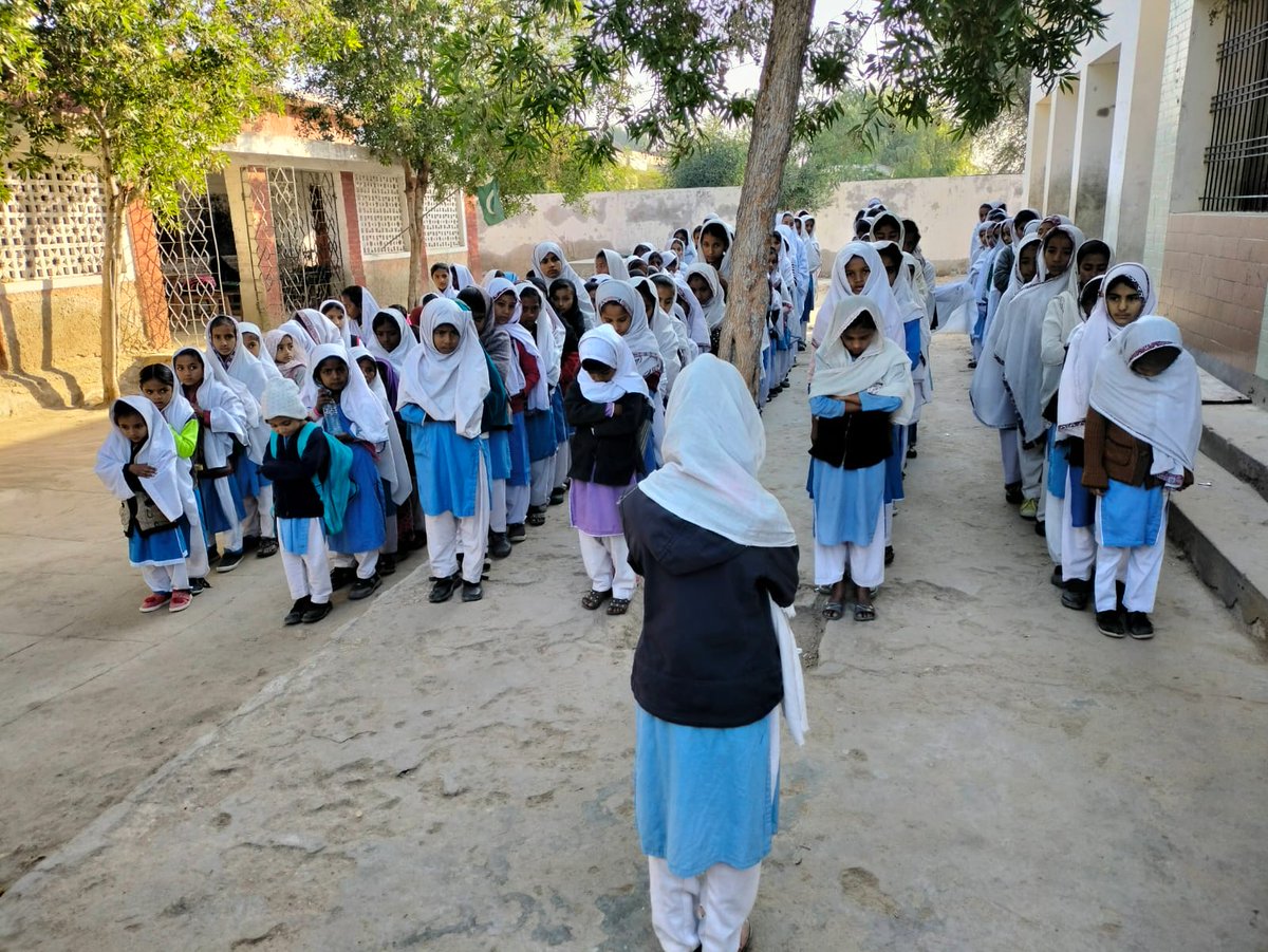 GGPS_agrovil's tweet photo. 16_December_2016
APS Peshawar Attack 
Black day 
16 _dec_202
@SABAQPakistan
@AvinashAdvani76 
@GGPS_agrovil 
@SELD_Sindh 
@BBhuttoZardari 
@MinisterSindh https://t.co/PU6sxhGhD0