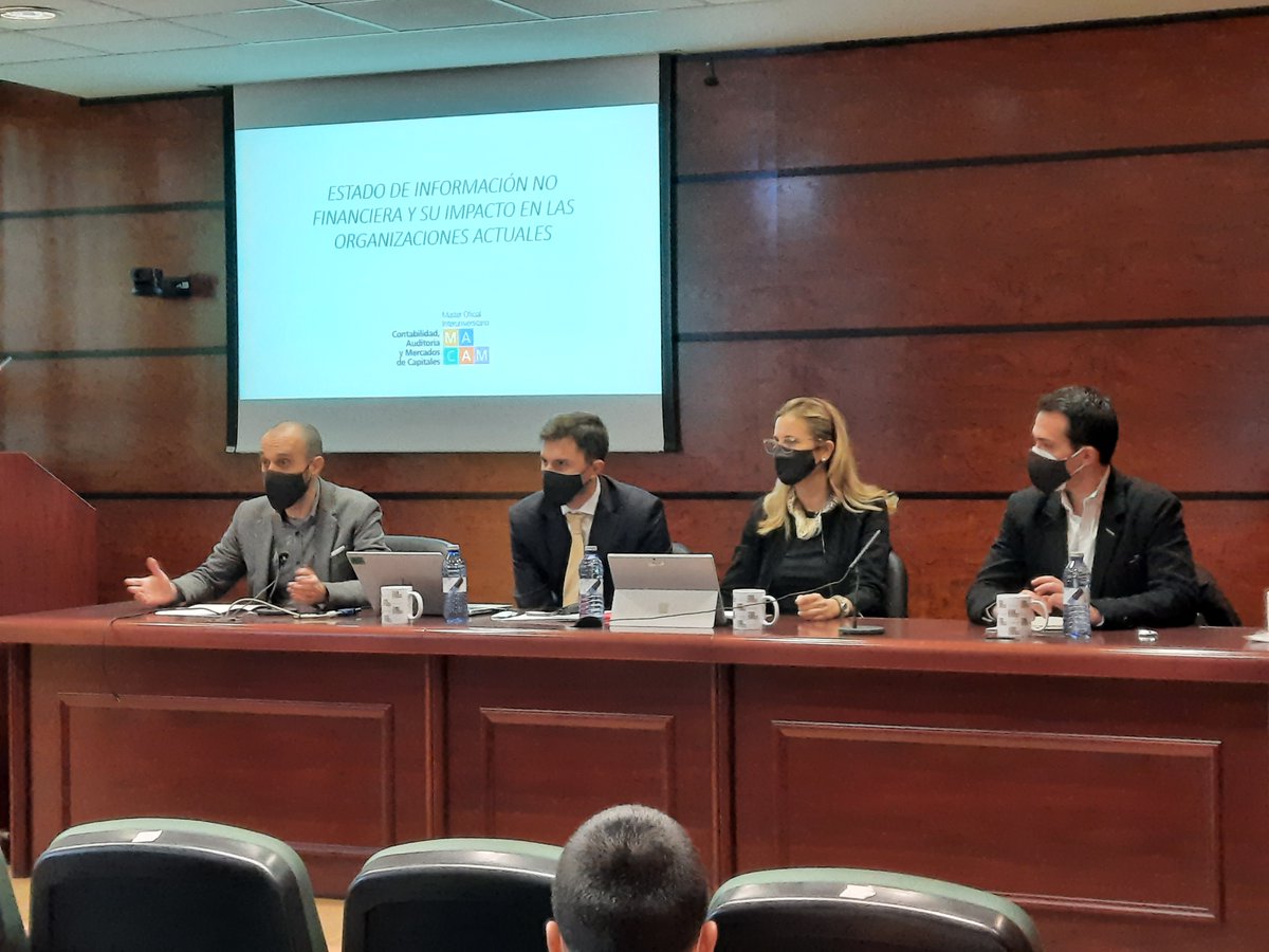 macam_uam's tweet photo. Este trimestre, en la asignatura "Gobierno Corporativo", el profesor @Pablo Gómez organizó una Mesa Redonda sobre Información no financiera, con la colaboración de los alumni MACAM Fernando Lara Peña y Fernando García Álvarez, y de @Virginia Hernández. Muchas gracias!Un placer ;) https://t.co/Xa9PPggHhB