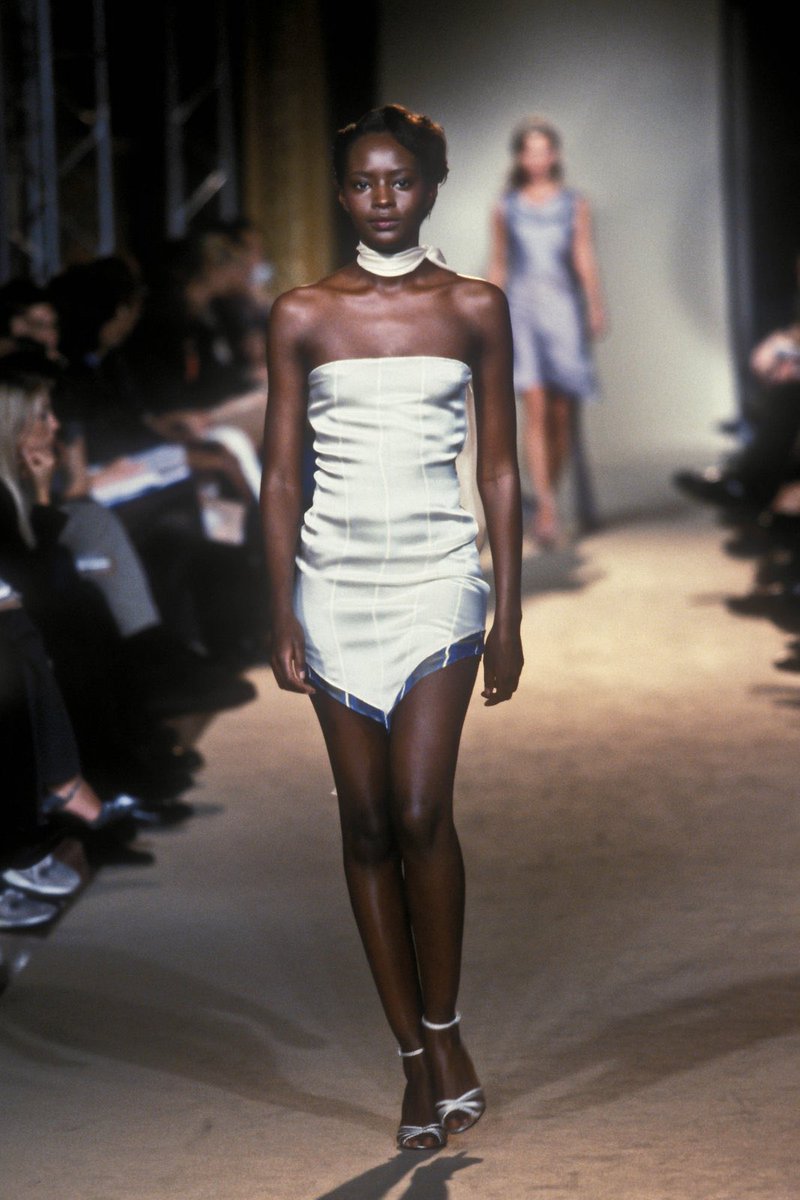 blondiejpg's tweet photo. Stella Mccartney’s debut collection for Chloé spring rtw 1998 https://t.co/QOAvyDgNH9