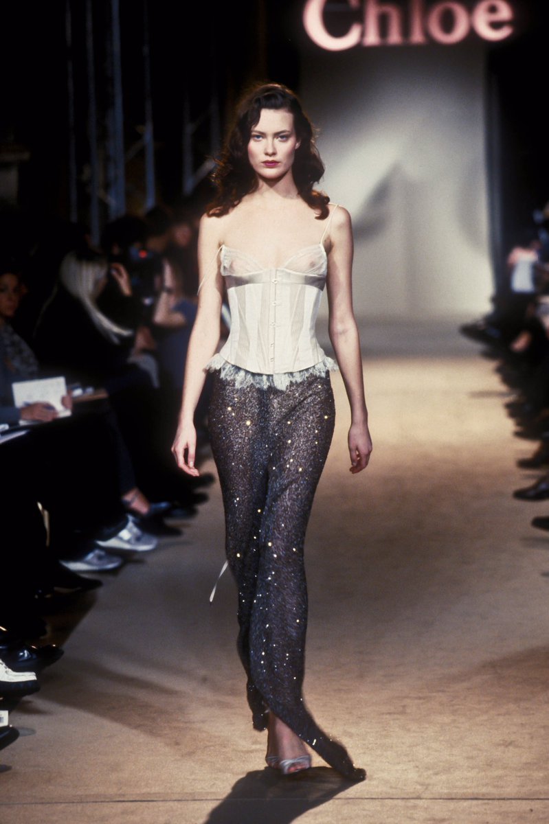 blondiejpg's tweet photo. Stella Mccartney’s debut collection for Chloé spring rtw 1998 https://t.co/QOAvyDgNH9
