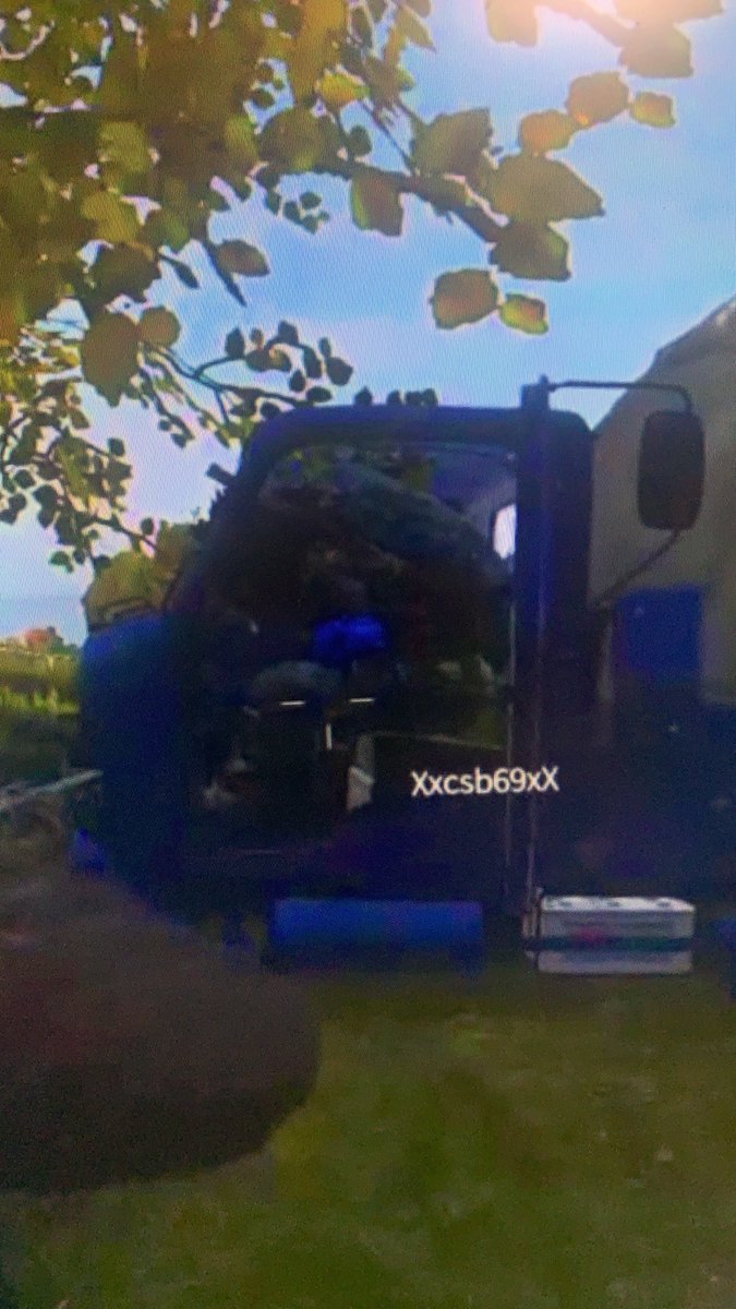 DAYZ69589864's tweet photo. トラックと AUGありがとさん https://t.co/0m2ZivdUQL
