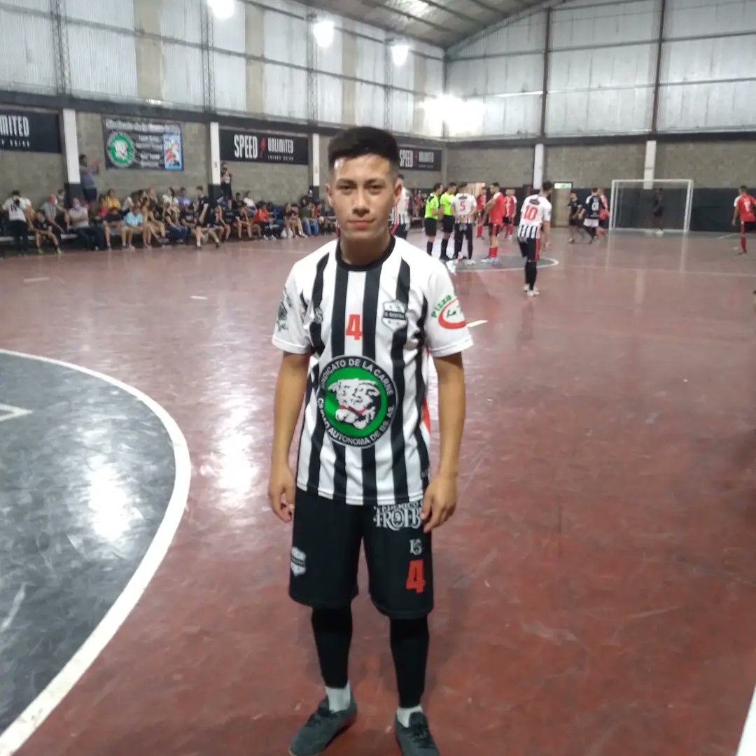 Este año, a los debuts de los juveniles Maximiliano Garay, Carlos Usquiano y Martin Pacini se sumó la citación de Mateo Gutiérrez, jugador de la 5ta.
Riestra crece y los pibes también!
#ElUnicoDePompeya