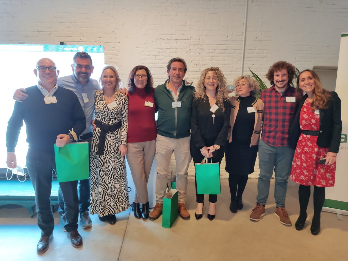 Flavia_Rocca's tweet photo. Ayer disfrutamos del VI Encuentro de Agripoolers de @acodea_ , agradecidos de poder hacerlo presencial, gracias agripoolers y cooperativas por la implicación, compartir vuestra experiencia y contagiar vuestro entusiasmo, y a quienes no pudieron venir, os echamos de menos! https://t.co/S81JwqXXPU