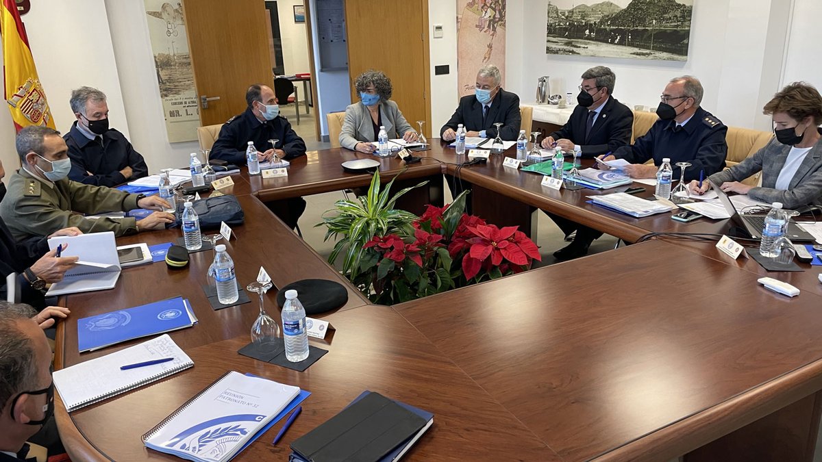 cudsanjavier's tweet photo. El pasado día 14 de diciembre se celebró de manera presencial y telemática la 32ª reunión del Patronato de este Centro Universitario de la Defensa presidida por el T.G. D. Pablo José Castillo Bretón (Jefe del Mando de Personal del Ejército del Aire).

https://t.co/qPqLVbF5j1 https://t.co/r6fBlxyc5a
