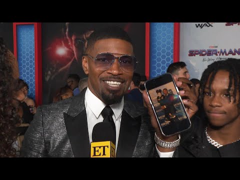 Jamie Foxx REACTS to Fans Singing Him Happy Birthday at Spider-Man  