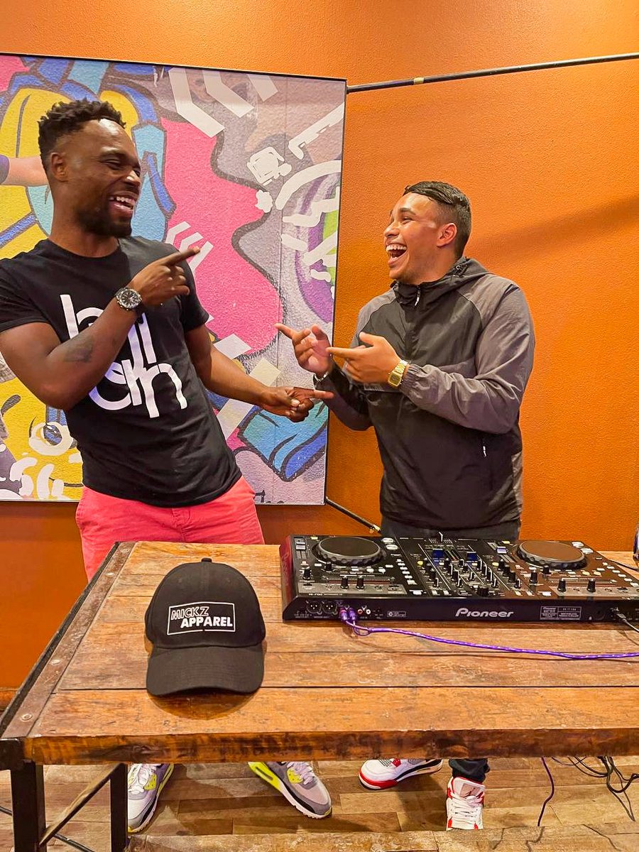 dj_mickzsa's tweet photo. PUTTING UP THE W'S! 2022 IS A YEAR OF WINNING!
Drop a ๐ฅ if you ready for the new face of African/ Hip Hop TAKE OVER!
#djmickz
#ejaycpt
#putopreto https://t.co/L4zXM9upt8