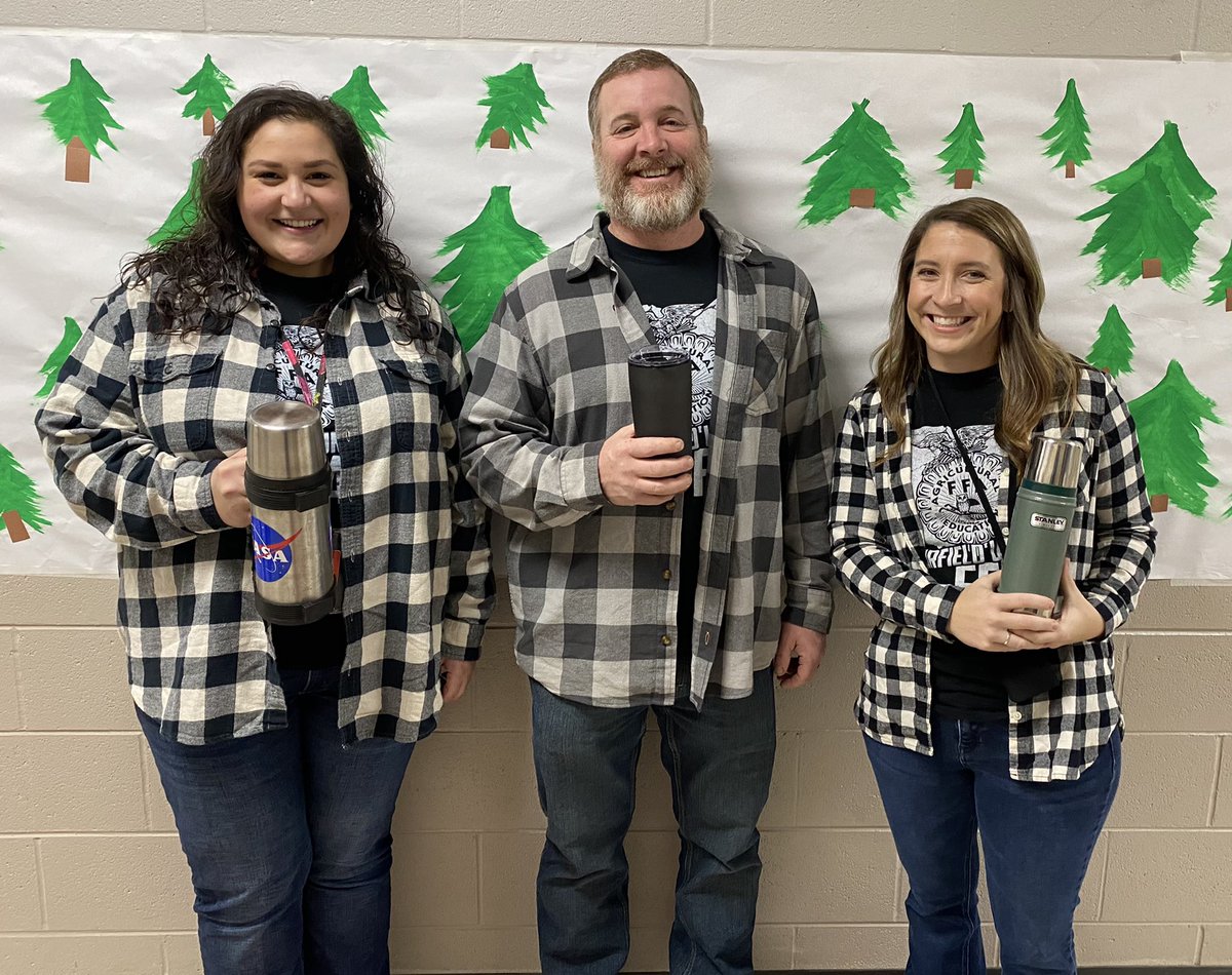 FUHS_Mrs_K's tweet image. Merry Christmas from our Ag Family To yours! #FUHSFamilyPhotoDay #FalconPride