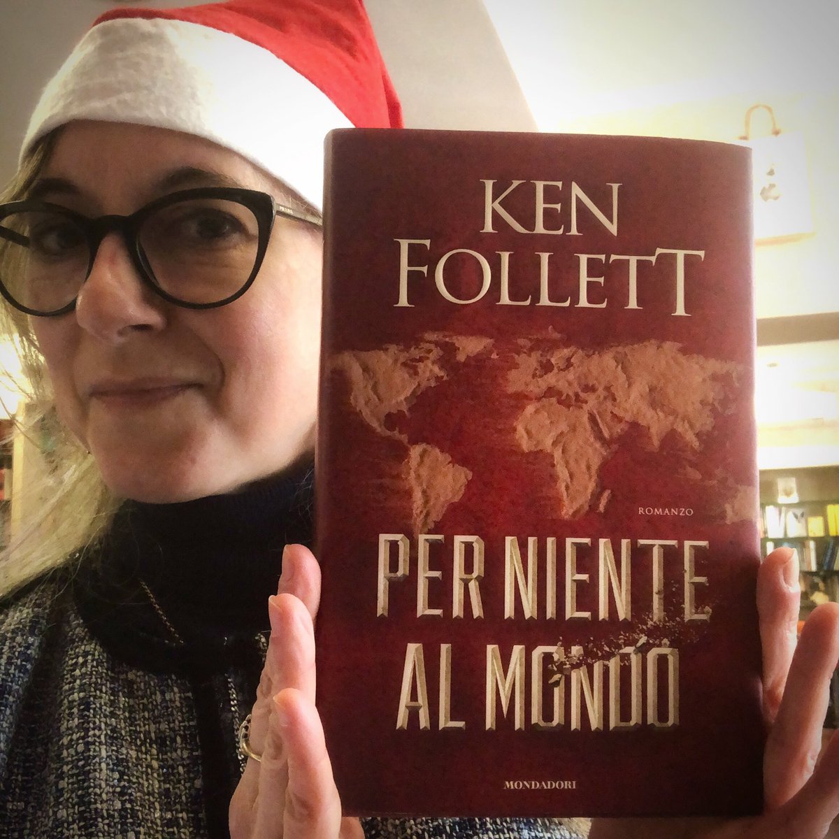 🧑🏻‍🎄Mancano 9️⃣giorni a Natale e oggi voglio consigliarvi un bestseller di un autore molto popolare (e anche natalizio)
📚PER NIENTE AL MONDO dell’ intramontabile KEN FOLLETT pubblicato da MONDADORI 
#milleeunapagina <a href="/Mondadori/">Mondadori</a> #kenfollett