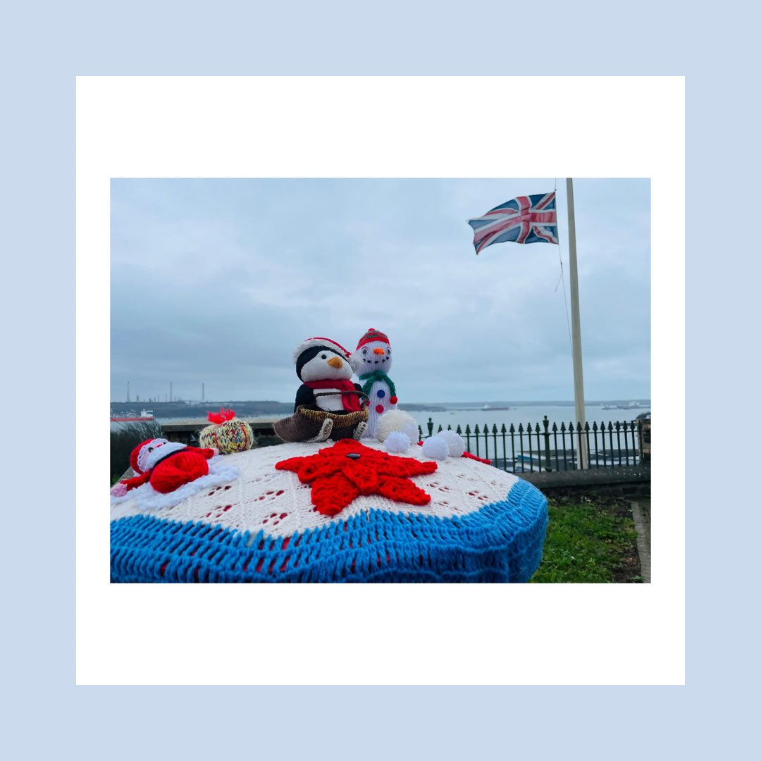 PriceKelway's tweet photo. Milford is looking very festive as the big day fast approaches🎅🏼 

If you’re looking for last minute Christmas gifts why not shop local this year, you’ll be surprised at what you can get🎁🎄

#milfordhaven #milfordhavenmarina #christmas #shoplocal #visitpembrokeshire https://t.co/maEhmlyADg