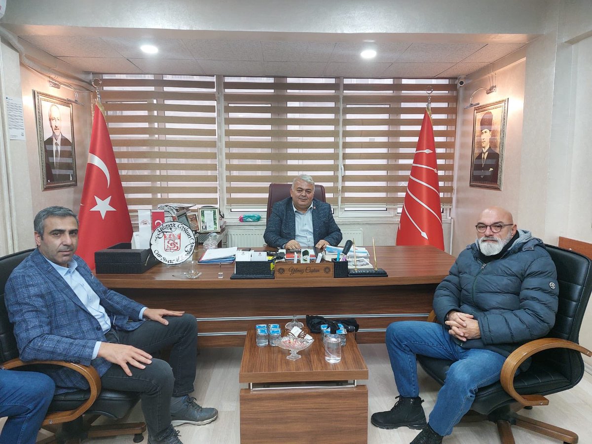 iyilikyolunda00's tweet image. Elim bir trafik kazasında kaybettiğimiz,İmranlı ilçesi belediye başkanımız Murat AÇIL beye Allah&apos;tan rahmet,yakınlarına ve CHP Camiasına başsağlığı dileriz.
Misafirperverlikleri için CHP İl Başkanı Sn.Yılmaz COŞKUN ve yönetim kuruluna teşekkürlerimizi sunuyoruz.