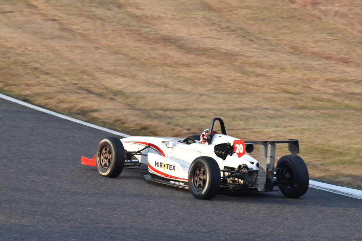 oki_kazuki's tweet photo. スーパーFJ 日本一決定戦
48台参戦
予選 グループB 8位
レグ1 グループB 6位
決勝 12位スタート 総合8位
今年一年の締めくくりとしてスーパーFJ日本一決定戦に参戦しました。
写真提供
@youki_GAS10 さん
#スーパーfj #スーパーfj日本一決定戦 #m2engineering #hirotex #monocolle https://t.co/kQYJ5xJnoB