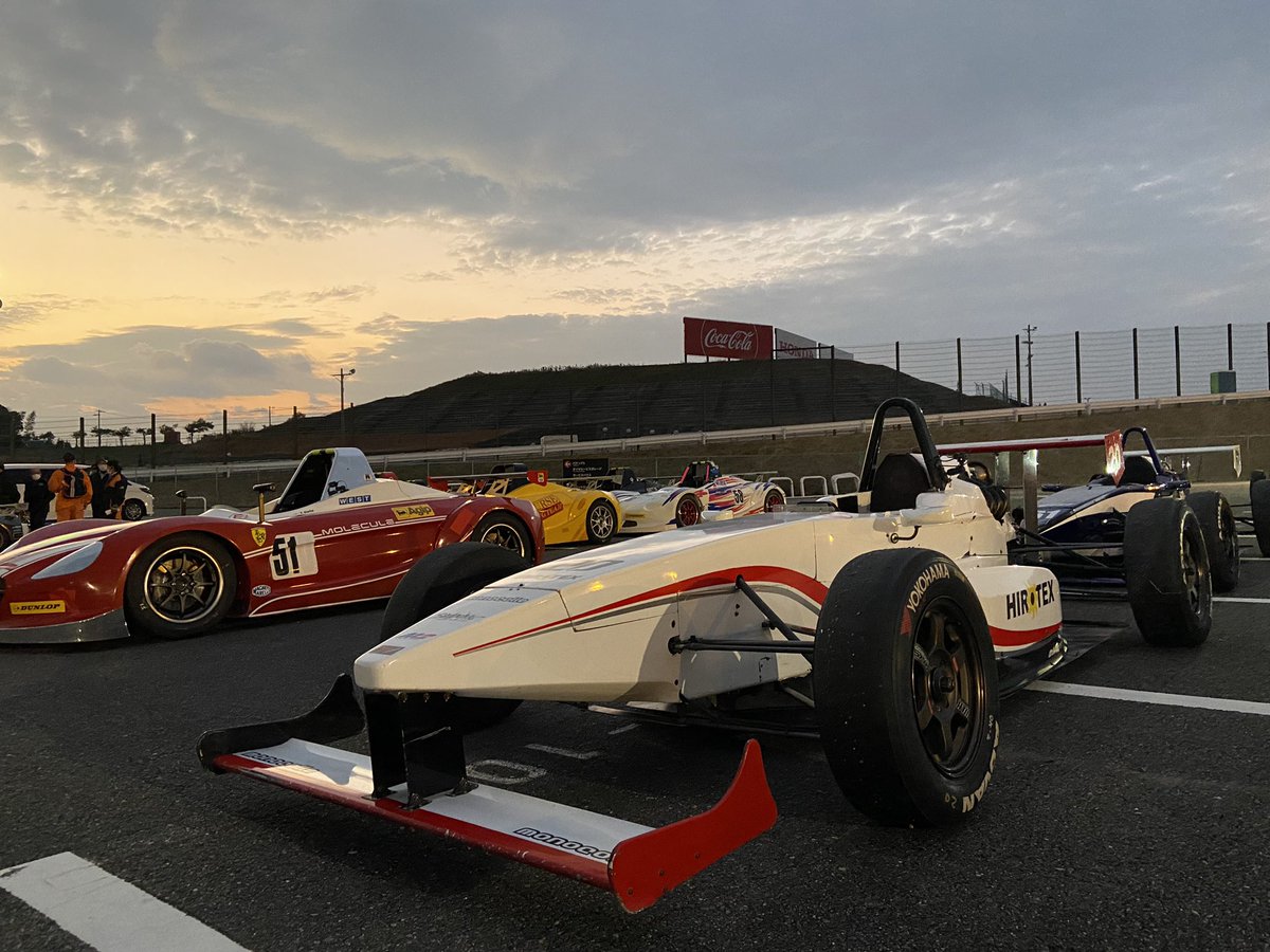 oki_kazuki's tweet photo. スーパーFJ 日本一決定戦
48台参戦
予選 グループB 8位
レグ1 グループB 6位
決勝 12位スタート 総合8位
今年一年の締めくくりとしてスーパーFJ日本一決定戦に参戦しました。
写真提供
@youki_GAS10 さん
#スーパーfj #スーパーfj日本一決定戦 #m2engineering #hirotex #monocolle https://t.co/kQYJ5xJnoB