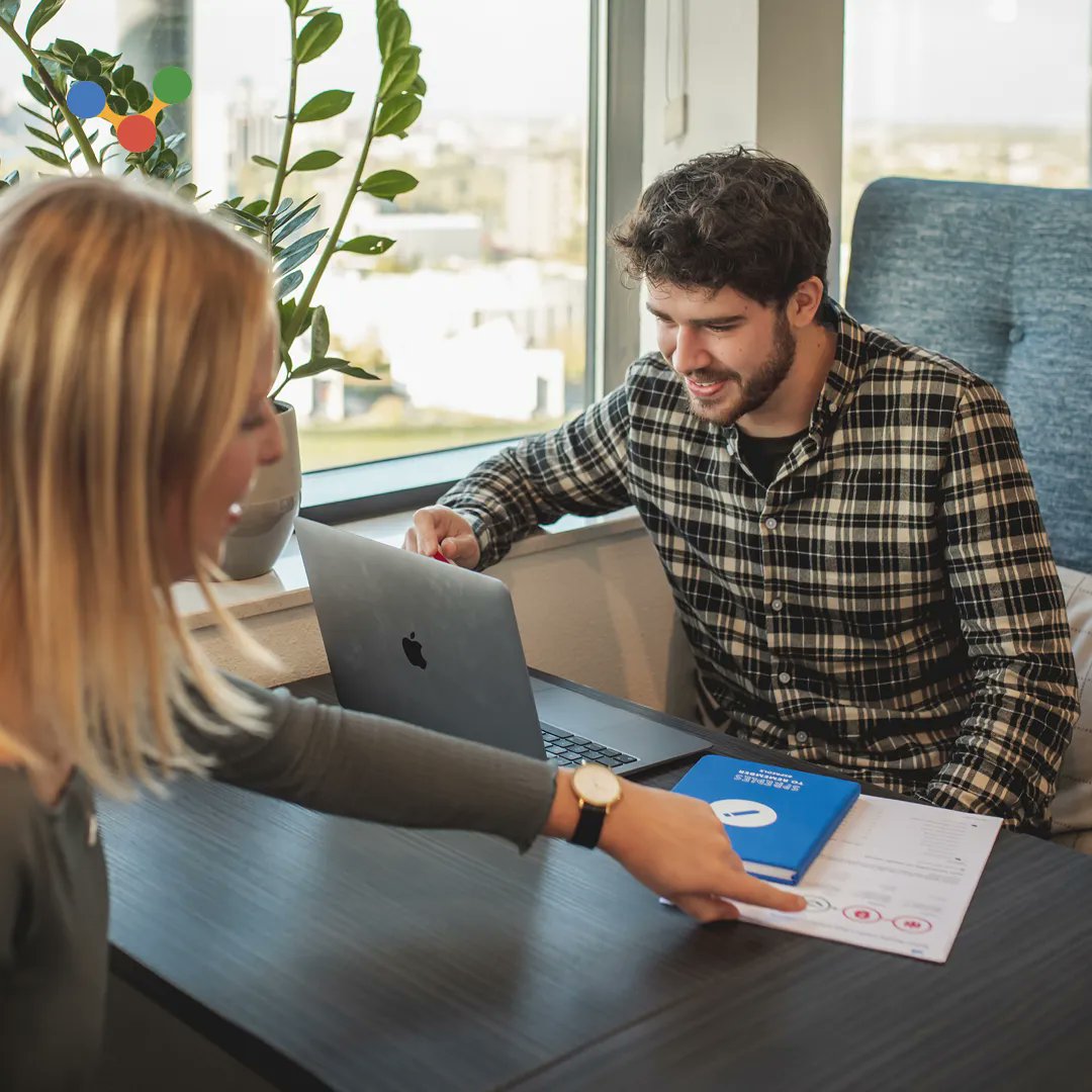 spredle's tweet photo. Een potje b r a i n s t o r m e n... 🧠 Sanne en Jelle denken samen na hoe zij de advertising campagne van de klant gaan invullen, wat de gewenste doelstelling is en hoelang de campagne op het social media platform moet draaien. Een leuke uitdaging! https://t.co/Kuyc5wFN8e