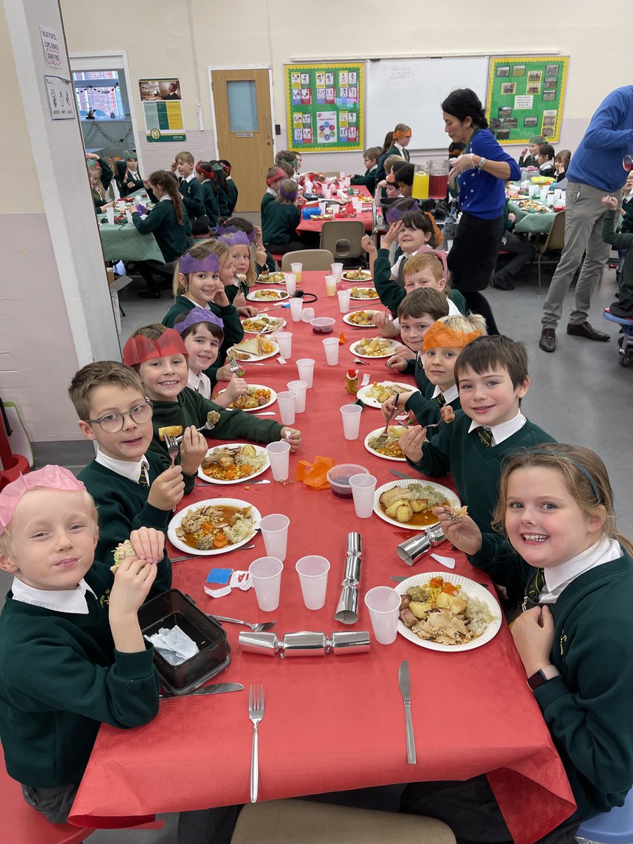 NorthTownHead's tweet photo. We’re really enjoying our Christmas lunch. 🎅🏼 https://t.co/nzb6hiGgMv