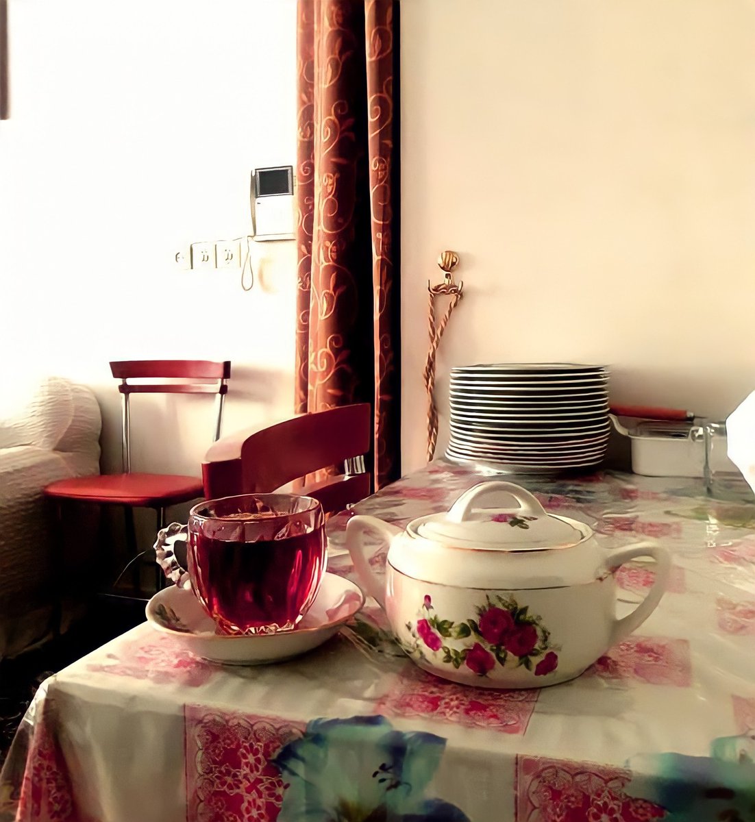 mokakhanem's tweet image. شاید زندگی همین چایی هست که وقتی خسته میای مامانت جلوت میزاره💚
