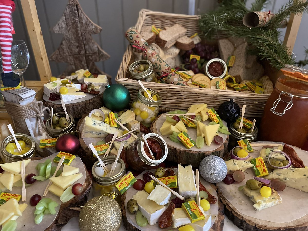 chefJordanHH's tweet image. Staff Christmas Party Ready, Amazing work by all the team here at @QueensTaunton @HolroydHowe @NathanSimms17 @HhRgulley @Nickhowe64 @AmyAkroberts