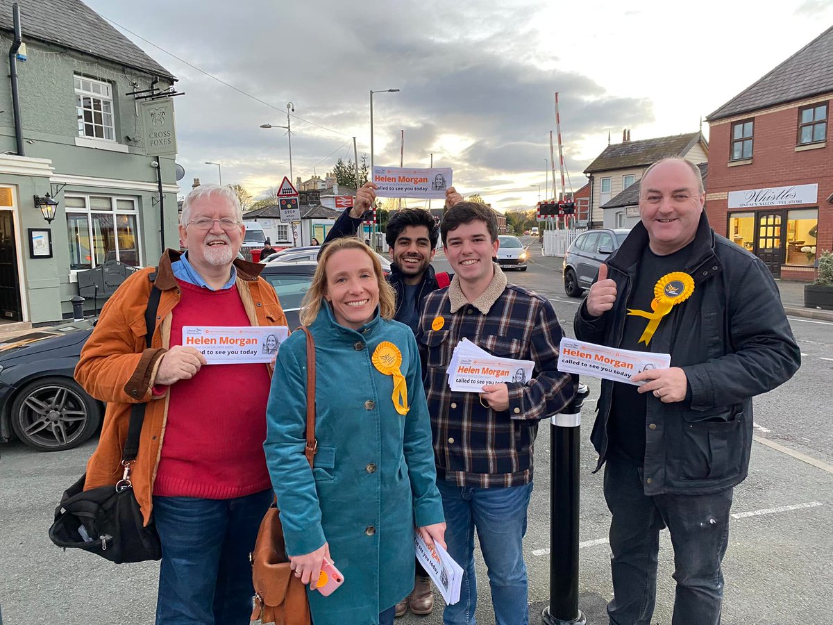 ALDC's tweet photo. Being accountable matters. 

The Tories don’t believe that. 

But we do.

Send a message to the Conservatives in North Shropshire TODAY by voting for @helenhalcrow and the Liberal Democrats! https://t.co/VwID1FtIQu