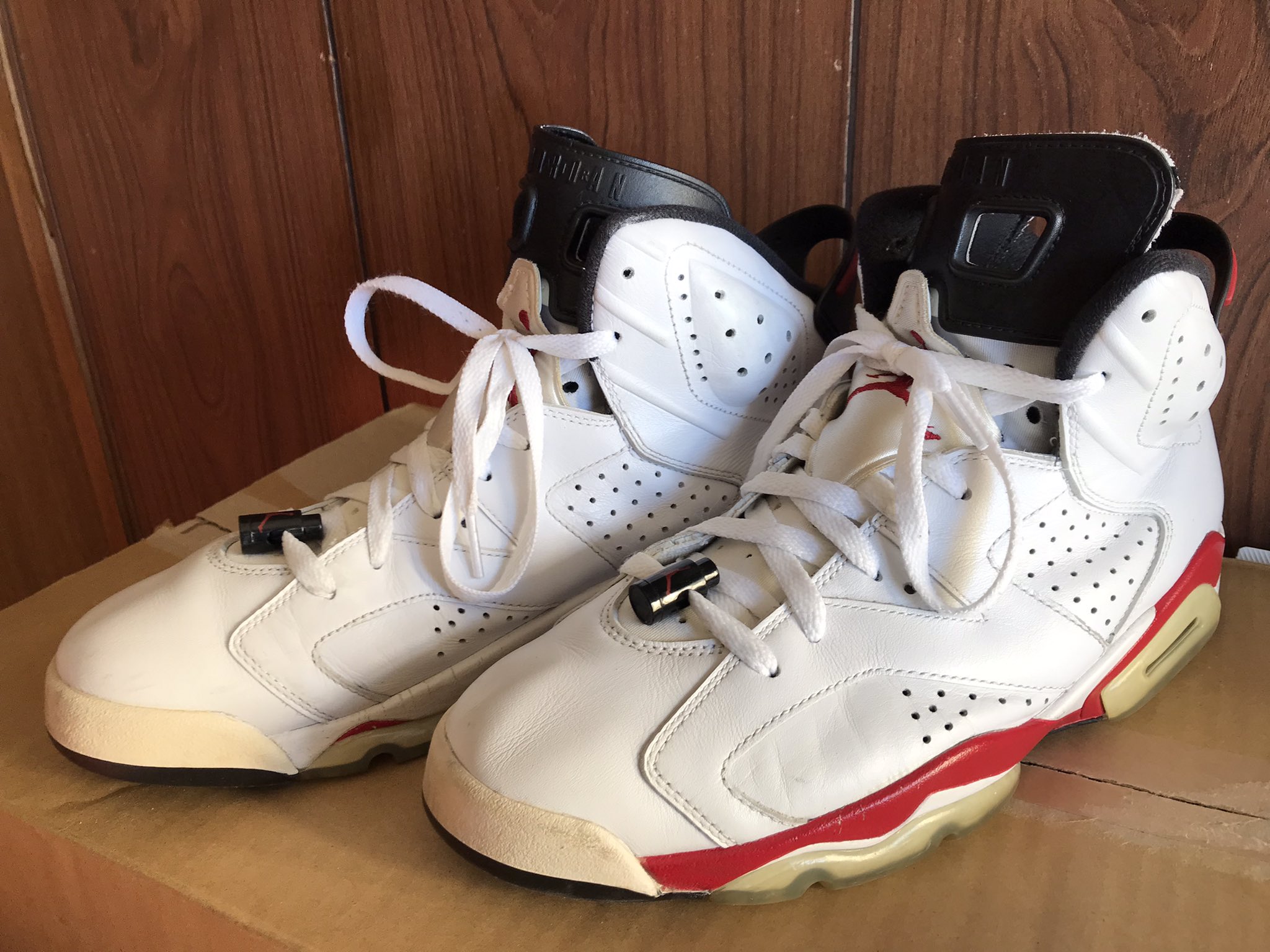 灰戯 はいき いつもお世話になってるからと言ってジョーダンマニアからaj6インフラレッドを譲っていただきました 桜木花道が30円で買った初めてのバッシュと同じモデル めちゃくちゃに履き潰します T Co Lpkghkodsq Twitter