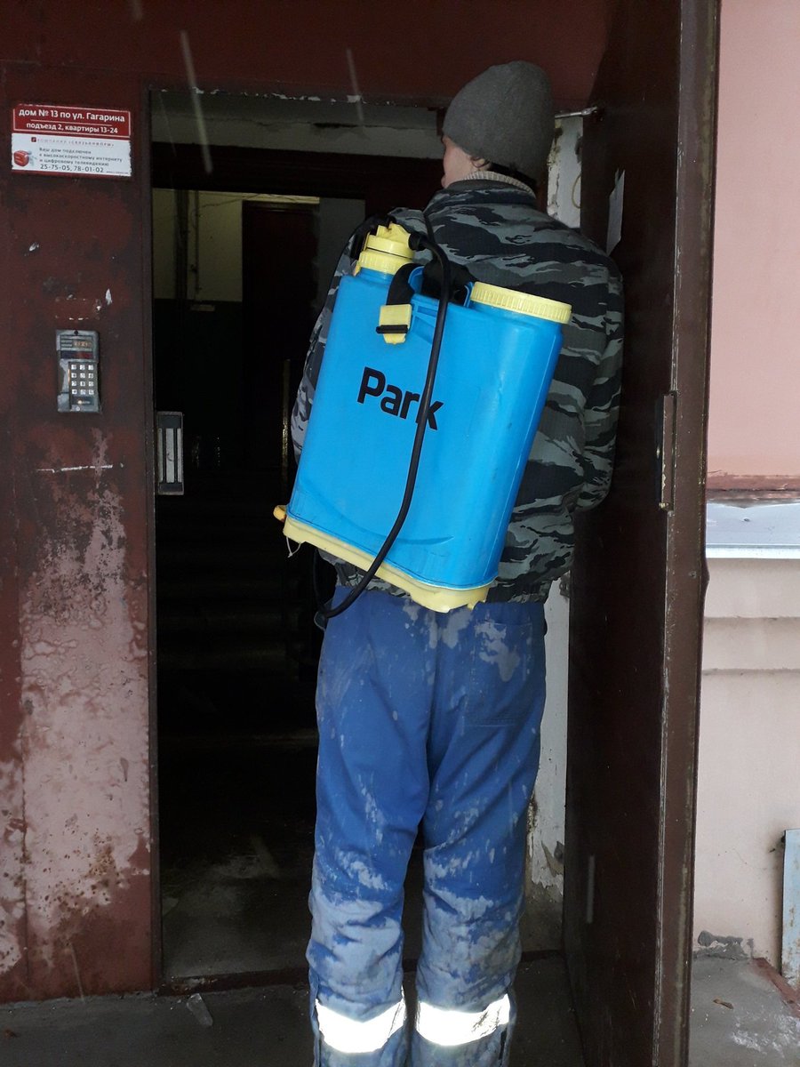 tulgilhoz's tweet photo. Обработка дезсредством входных групп.г.Тула,пос.Косая Гора,ул.Гагарина,13,13а,15а @gilincp71 @UATNTula @Tularegion71 @Privadm https://t.co/l4ZYs6k99X