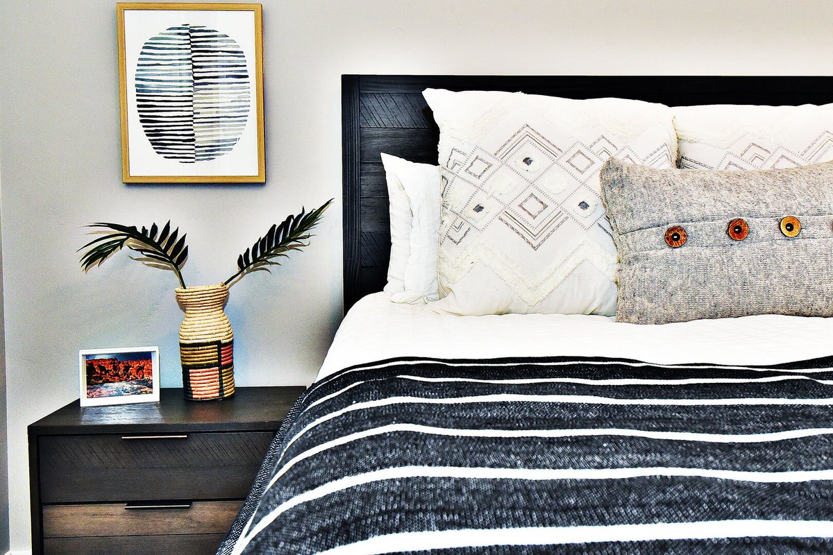 emptyspacesVRM's tweet image. Why choose a #vacation rental over a hotel? They offer more space, greater features, and better amenities. We make sure you're as comfortable when staying with us as you are at home! Ready to book your vacation rental? Start your search here: esvrm.com