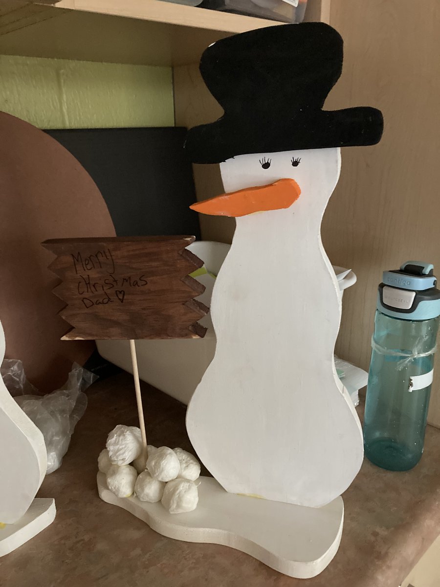 Grade 7 and 8 students at Severn Shores are busy making Christmas gifts as part of their learning about and commitment to UN Global Goal #12: Responsible Consumption and Production! <a href="/SevernShores/">Severn Shores PS</a> <a href="/SCDSB_Schools/">Simcoe County District School Board</a> <a href="/changemakeclass/">The Changemaker Classroom</a> <a href="/TeachSDGs/">#TeachSDGs</a>