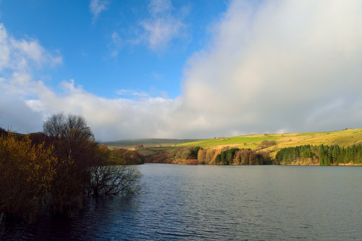 Lovely walk around Digley Res earlier today 😊🌤❤ <a href="/StormHour/">#StormHour</a> <a href="/ThePhotoHour/">#ThePhotoHour</a> @JonMitchellITV #Holmfirth #loveukweather #sunshine #ThursdayThoughts