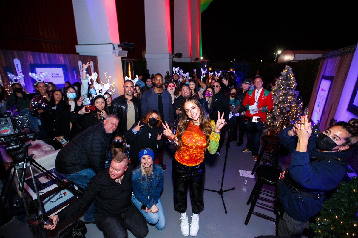thanks @CapitalOne for helping this  spread some holiday cheer to my awesome fans! #iHeartJingleBall #CapitalOnePartner