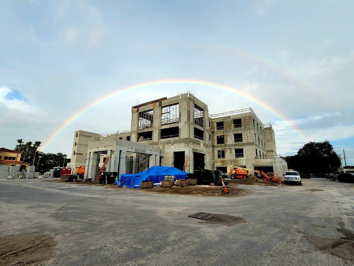 BenchmarkBuilds's tweet image. Graced with a double rainbow 🌈 over the future Keele Center (Caron Treatment Centers) in Delray, FL. 
Did you know? The second rainbow is a mirror image of the first. The order of the colors are reversed as a result.
#BuilttoAchieve #doublerainbow #potofgold