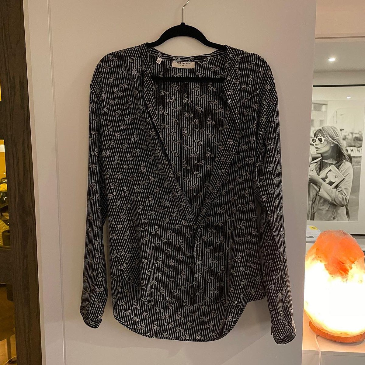 We’re delighted to announce that we’ll be releasing a brand new single tomorrow! Pre-order 'Magik' now at duo.ffm.to/magik. 🪄 

Luke is also giving away a shirt to one lucky winner, head to show.co/2pGsy0R to enter the competition! Good luck! ♥️ 

<a href="/thekooksmusic/">The Kooks</a>