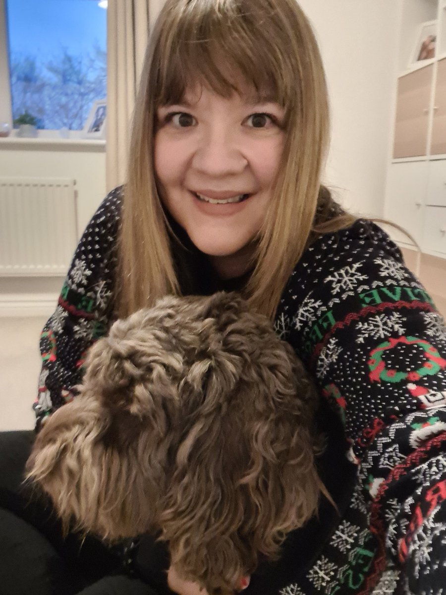 Christmas jumper day at <a href="/dextofficial/">Dext</a> today.... as you can see the pooch was delighted 😂🎄🎅
