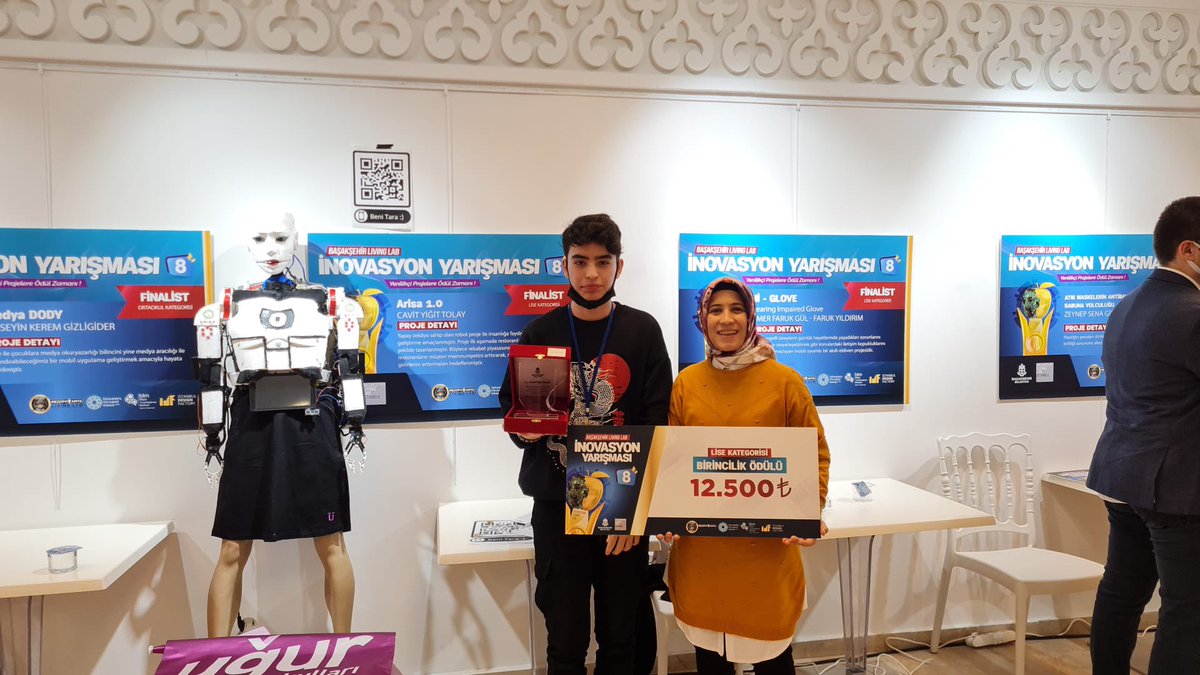 Geleceğin inovatif geçleri Uğur’da yetişiyor! 🏆

Başakşehir Living Lab 8. İnovasyon Yarışması'na robotu Arisa ile katılan Balıkesir Kampüsü 9. sınıf öğrencimiz Cavit Yiğit Tolay yarışmada lise kategorisinde Türkiye 1. olmuştur.

Tebrikler Yiğit! 👏 @UgurBalikesir <a href="/mkuvanci/">Mustafa Kuvancı</a>