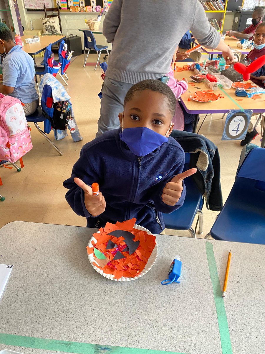 csasyracuse's tweet photo. Pumpkin crafts, pin the tail on the monster, #Fall word searches, this can only mean one thing - #TBT! In late Oct. the #SASCAtoms held their own #FallFestival & #MathCarnival complete with awesome #STEM activities. #SASCCS
.
@dfrankny @Ninacharters @CharterEmpire @nycharterassoc https://t.co/HiU6MiiktH