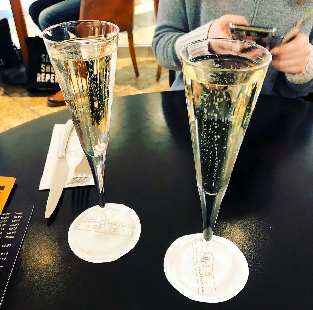RizzoliProsecco's tweet photo. Relax and celebrate with loved ones this holiday season with a glass of prosecco and our classic Rizzoli Afternoon Tea!🍰☕️🥂🥪

Whether it be during that stressful shopping trip picking up presents, or a night out with the girls, an afternoon tea is a great way to endulge https://t.co/B38XBbOMRn