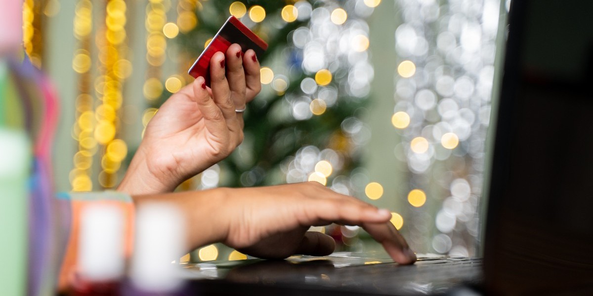 Holiday shopping is a busy time of year, especially for scammers. NerdWallet has some tips for you on how to protect yourself at home, on the go, and online. Check it out here fal.cn/3kHZi