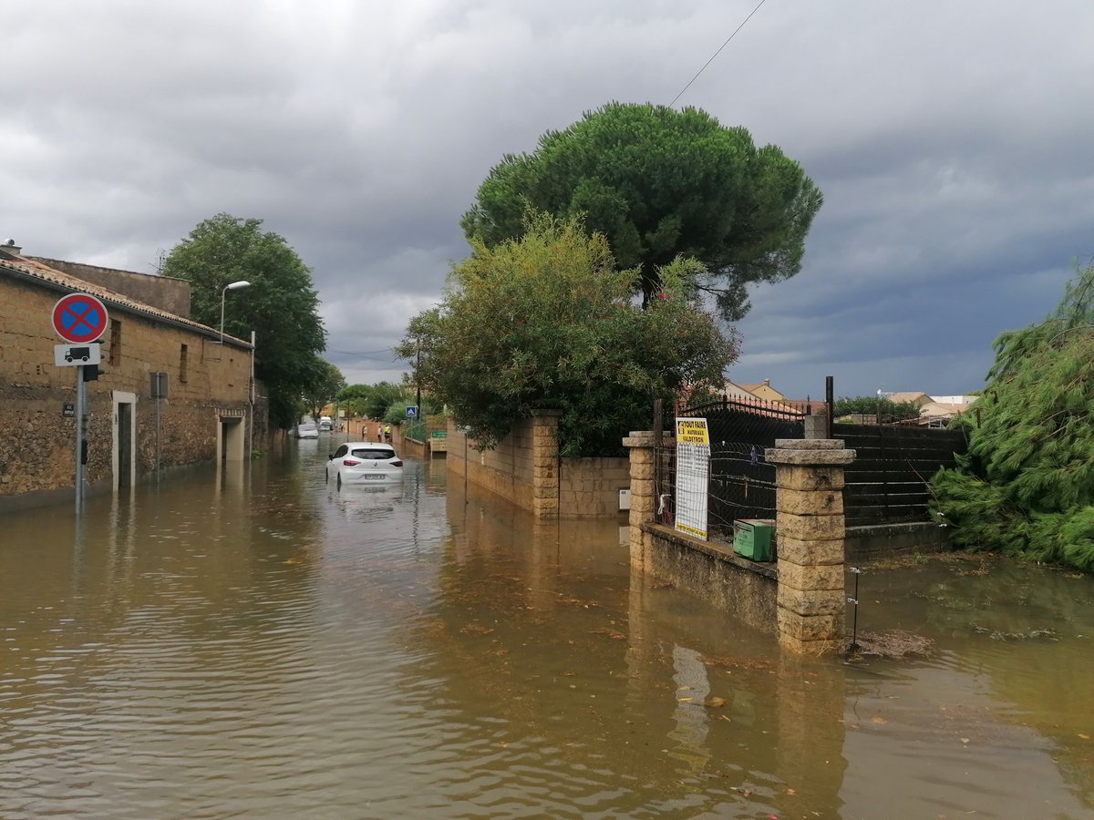 AdrienFour's tweet photo. Ayant fait mon mémoire de recherche sur le risque #inondation sur #Codognan, je salue cette initiative. J'étais sur place le 14/09 et la situation était "tendue". La MAJ du PCS est une réelle plus value pour la commune et un bon outil opérationnel pour gérer la prochaine crise. https://t.co/gOKwlwS4Gg