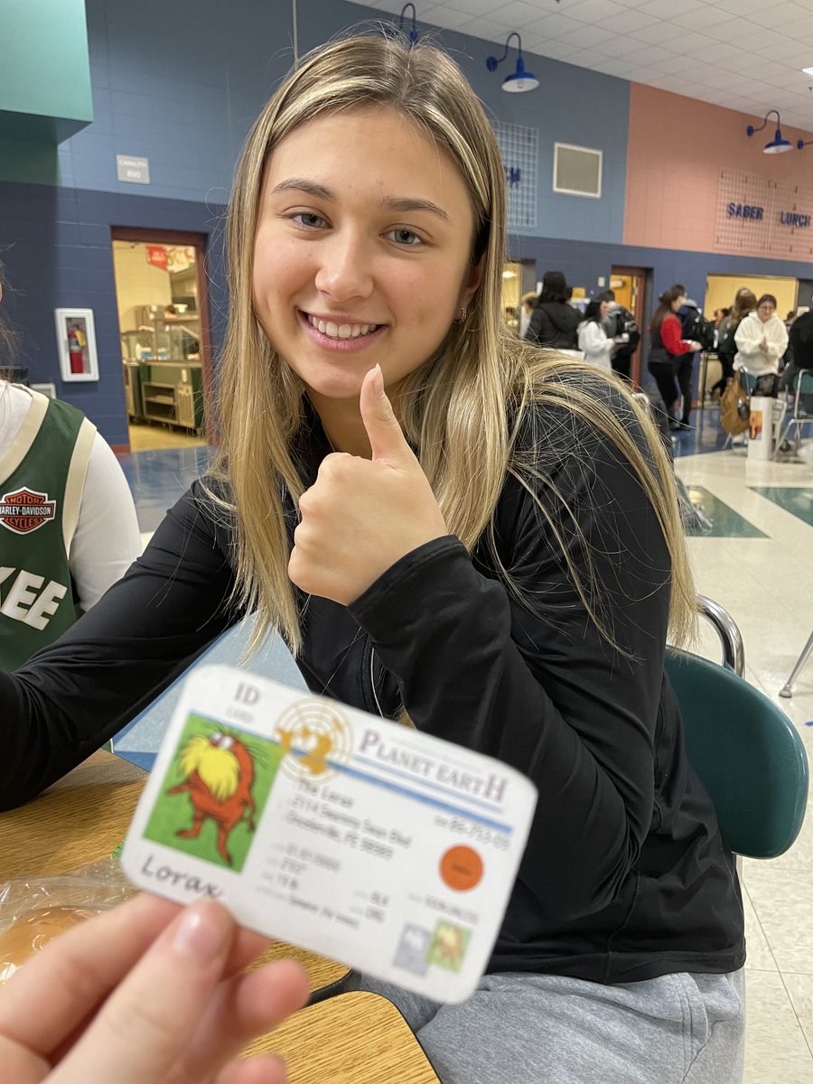 jenna is a k-strategist. she will reproduce few offspring but will take more quality care, so they live longer. ⁦<a href="/franklinlorax/">APES Project Lorax</a>⁩ #apeseco