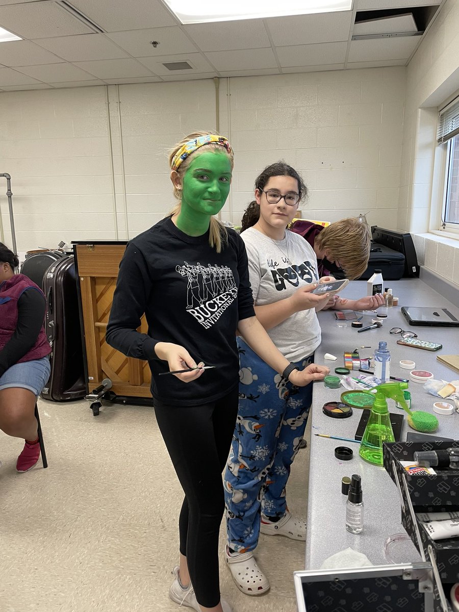 EducateEH's tweet photo. It’s special effects makeup day in Theater Arts! #WEareLakota #theEastWay https://t.co/ewBLaH7WKI