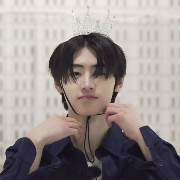 hourly sunghoon (@hoonhour) on Twitter photo 