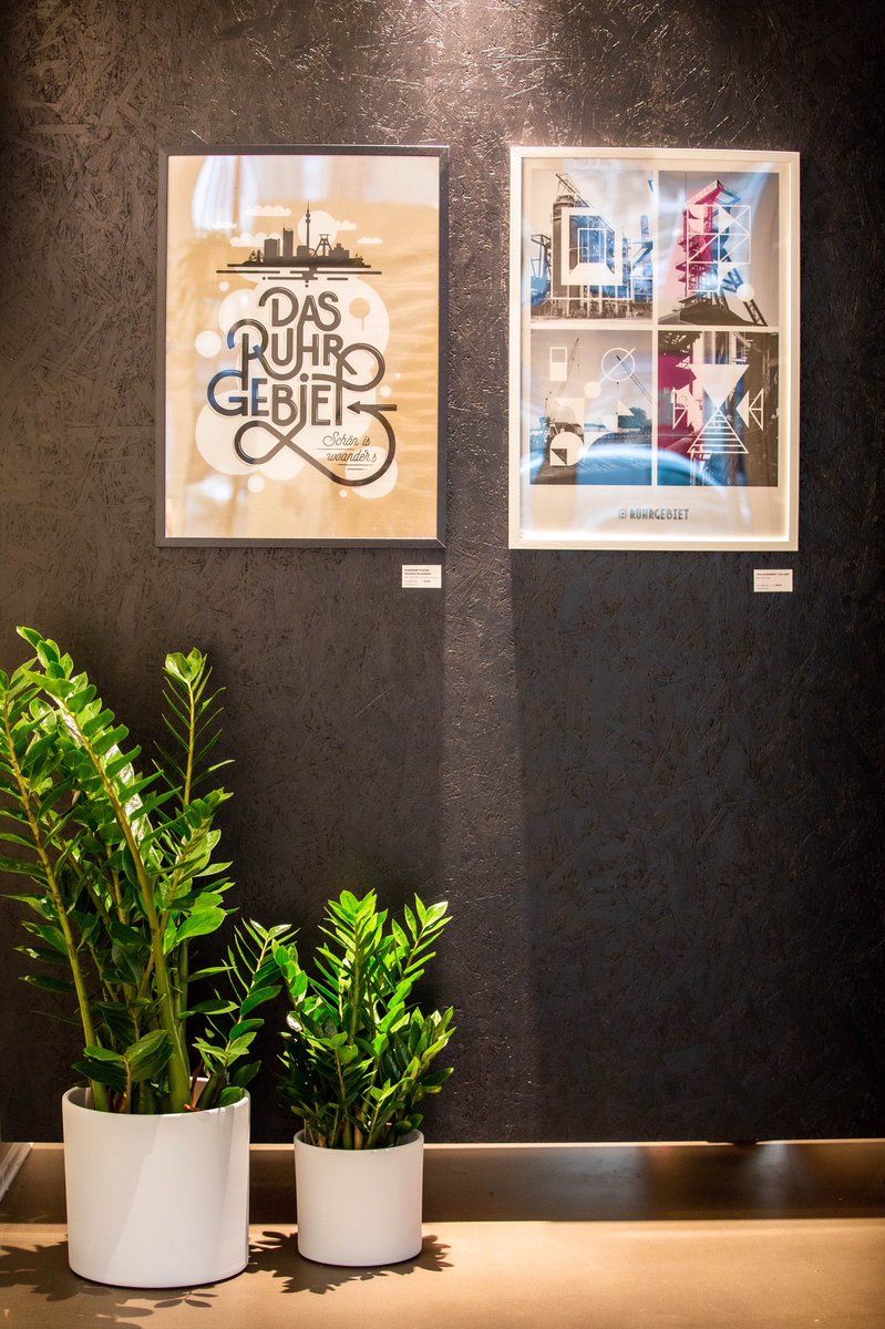 Wir können auch analog! Gestern haben wir in #bochum unseren Concept Store eröffnet! Produkte kreiert von unseren Kolleg:innen sind ab sofort erhältlich ❤️ Zero-Waste Seife, coole Poster und unser typischer 9e-Swag ist dort erhältlich! Also kommt ma ran auf 1 1/2 Meter!